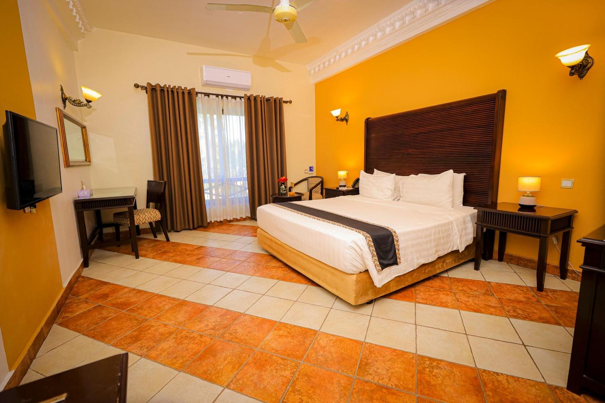 Colosseum Boutique Hotel & Spa Dar es Salaam Esterno foto