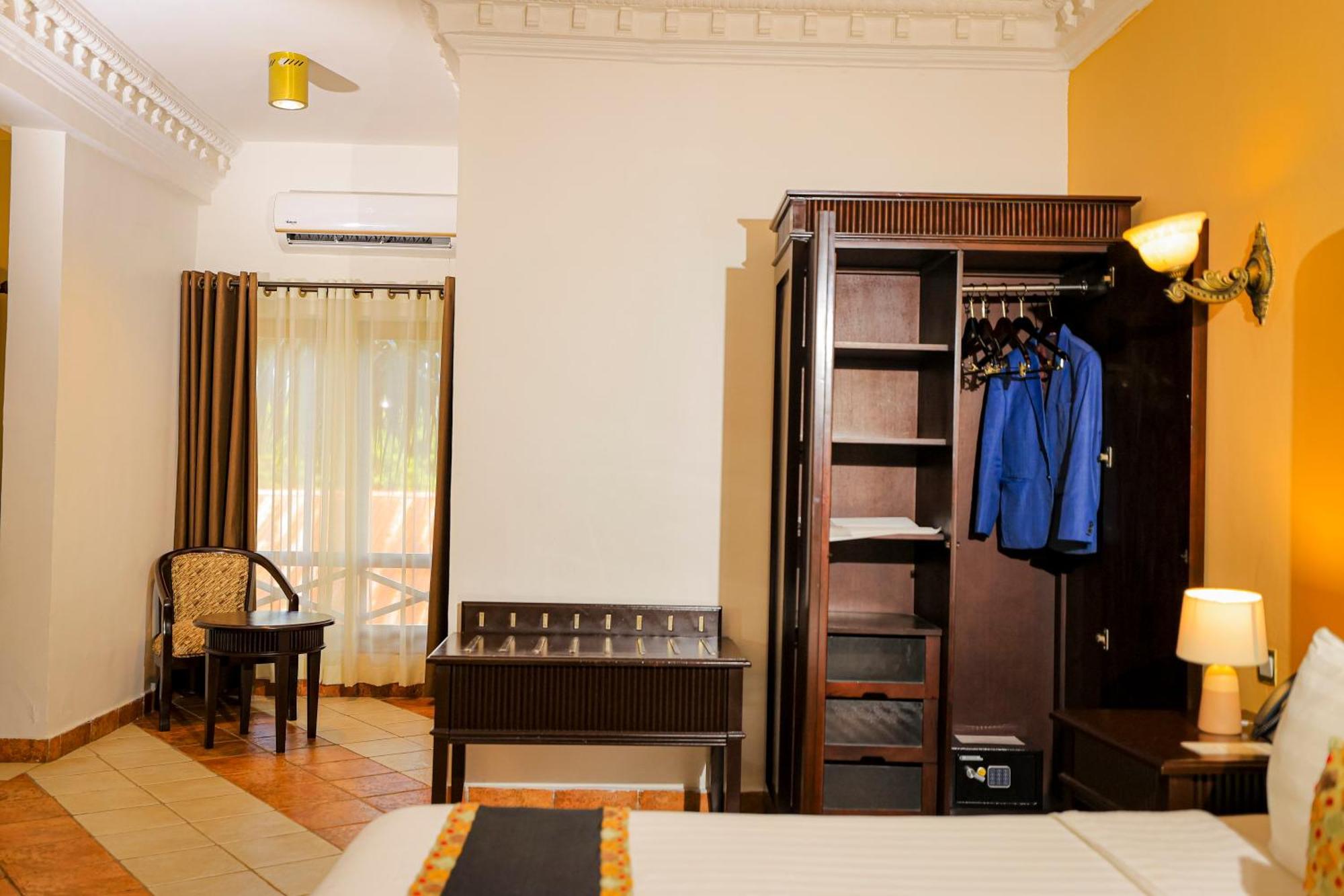 Colosseum Boutique Hotel & Spa Dar es Salaam Esterno foto