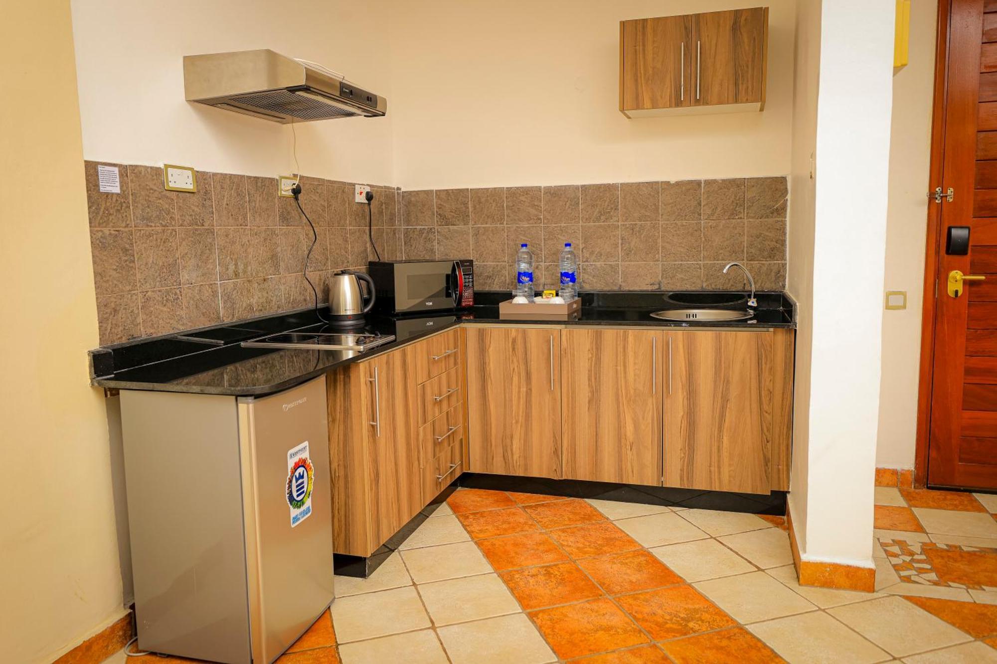 Colosseum Boutique Hotel & Spa Dar es Salaam Esterno foto