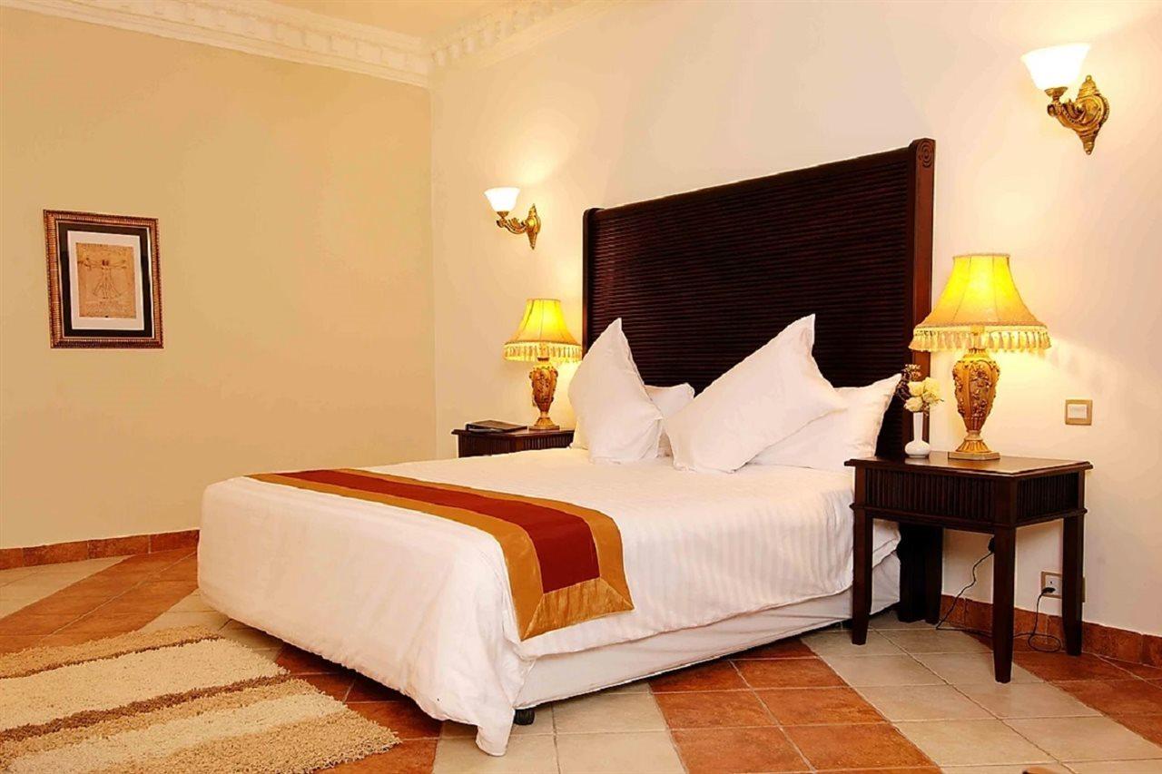 Colosseum Boutique Hotel & Spa Dar es Salaam Esterno foto